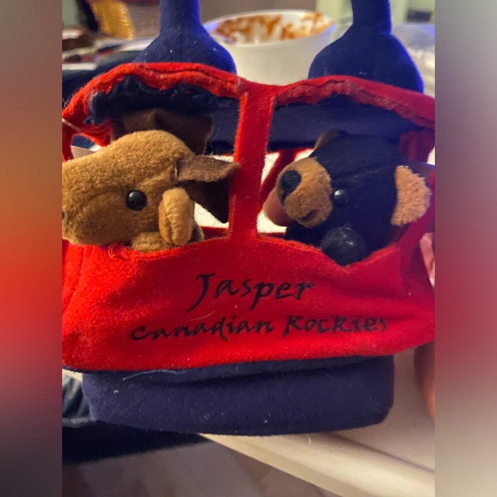 Jasper Canadian Rockies Plush Souvenir - Picture 2 of 6